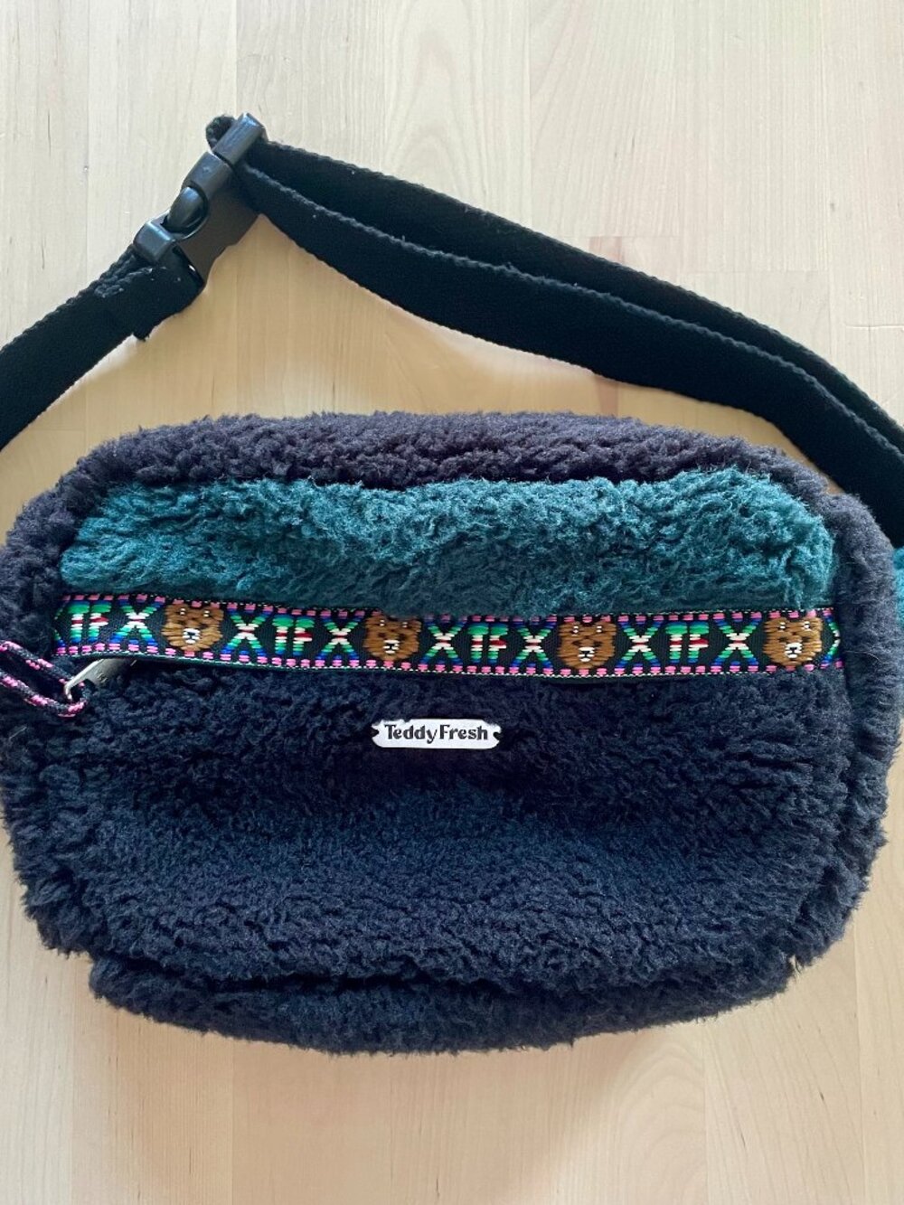 Teddy Fresh Unisex Black & Green Sherpa Fleece Fanny Pack One Size Adjustable
